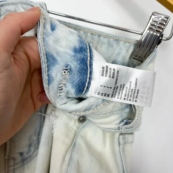 American Eagle Tomgirl Light Wash Distressed Ripped Straight Leg Jeans Size 4 - Picture 10 of 13